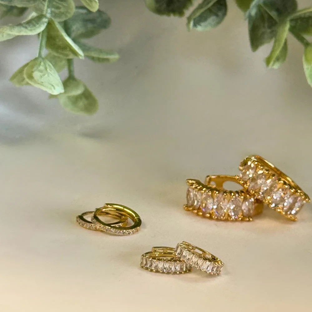 Earrings - Huggies Sleeper Petite - Marquise