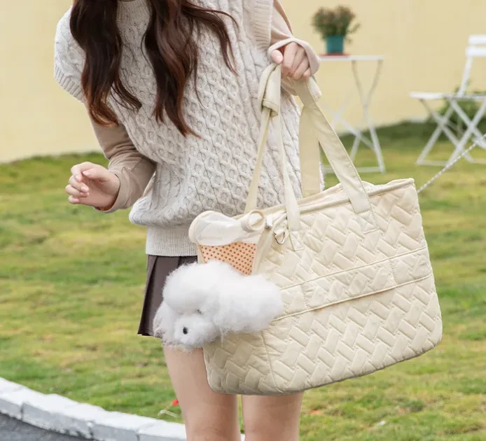 Portable Pets Handbag for High Capacity Ventilation