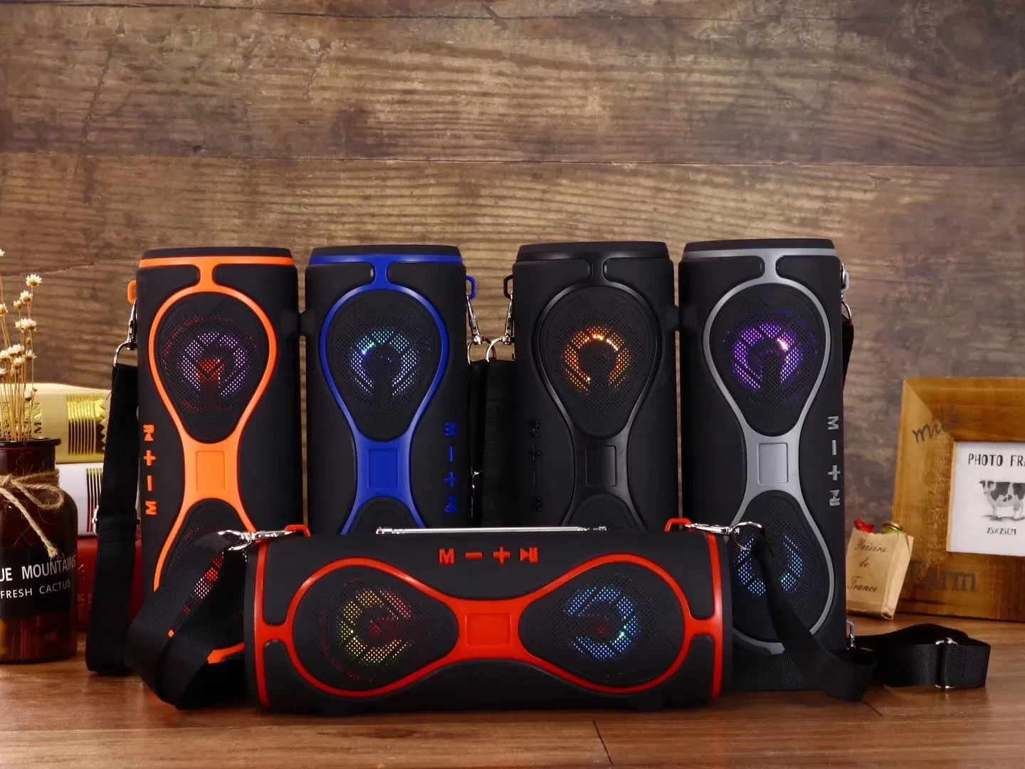 Lantern Multifunctional Bluetooth Speaker Portable Outdoor Strap Mobile Phone Stand Computer Audio