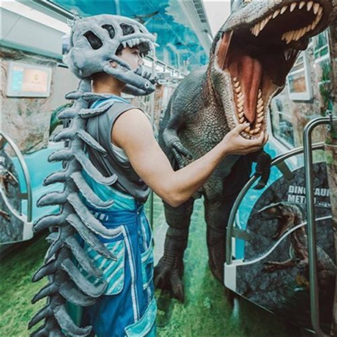 Chinese Dinosaur Garden Dinosaur Skeleton Dress Up Costume Props