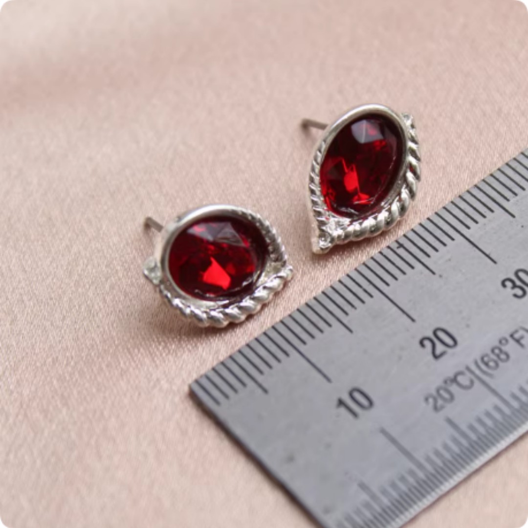 Earrings Inlaid With Rhinestones For Daily Use