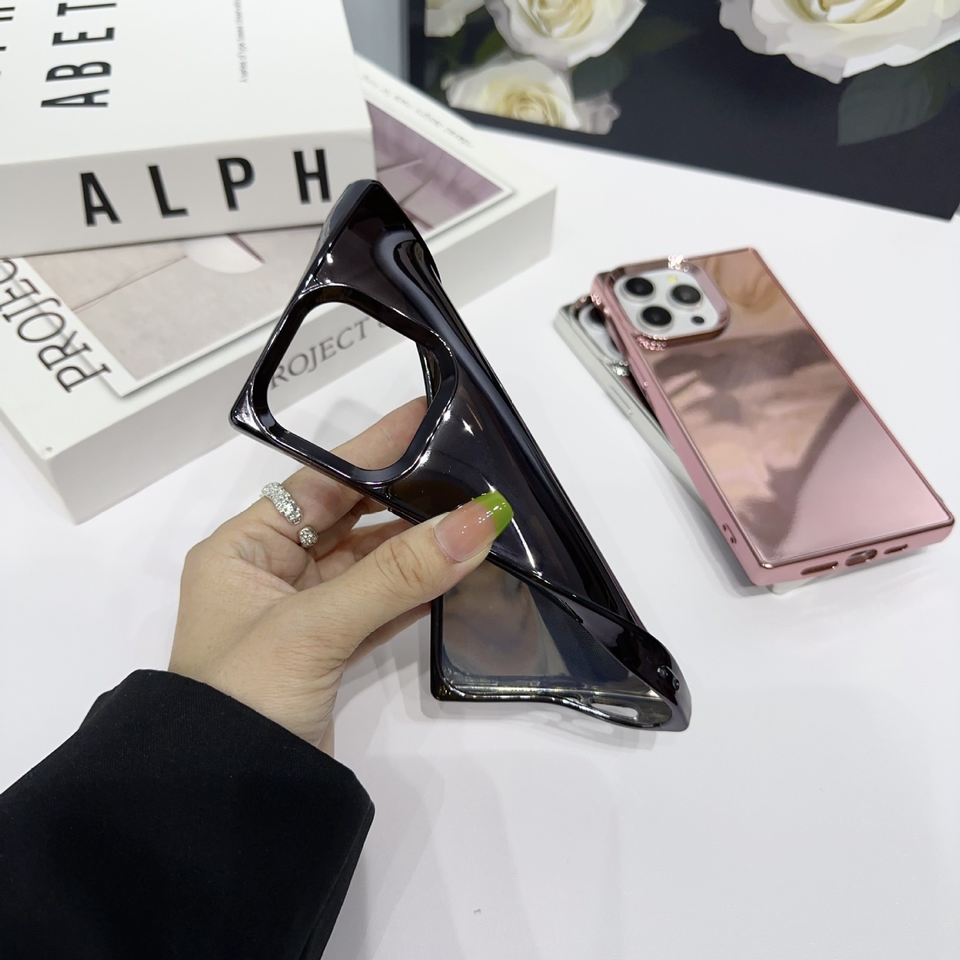 Right-angle Large Hole Electroplating Mirror Drop-resistant Mobile Phone Protective Cover