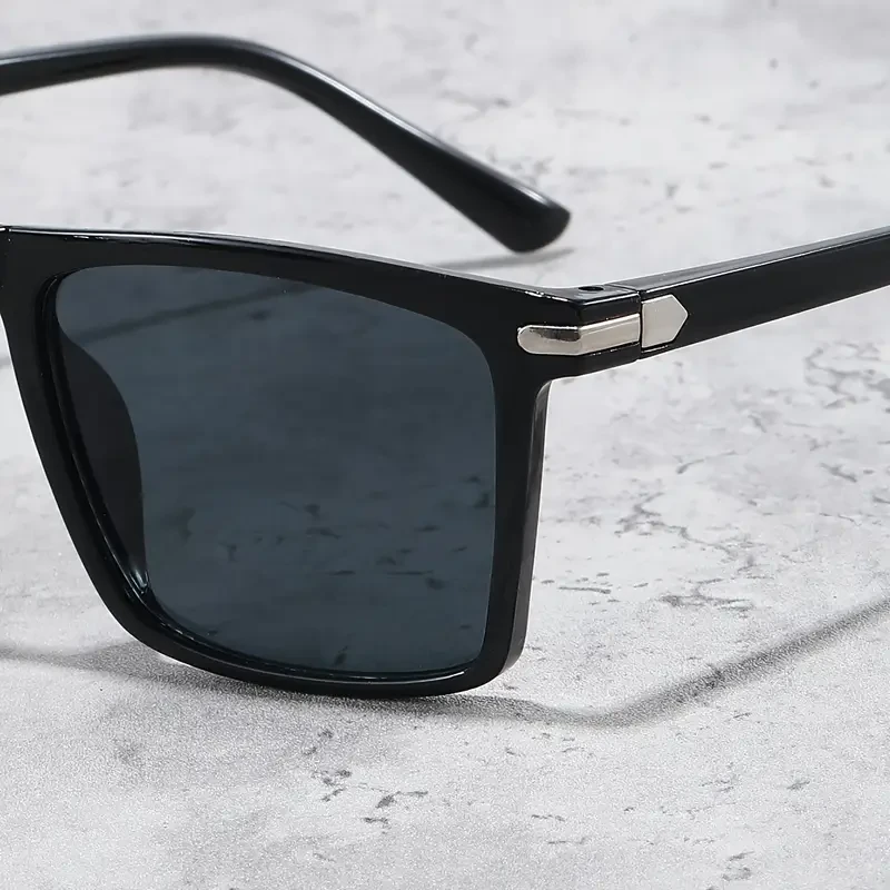 Retro-Style Square Glasses for Men and Women - Trendy, Ultra-Light Design