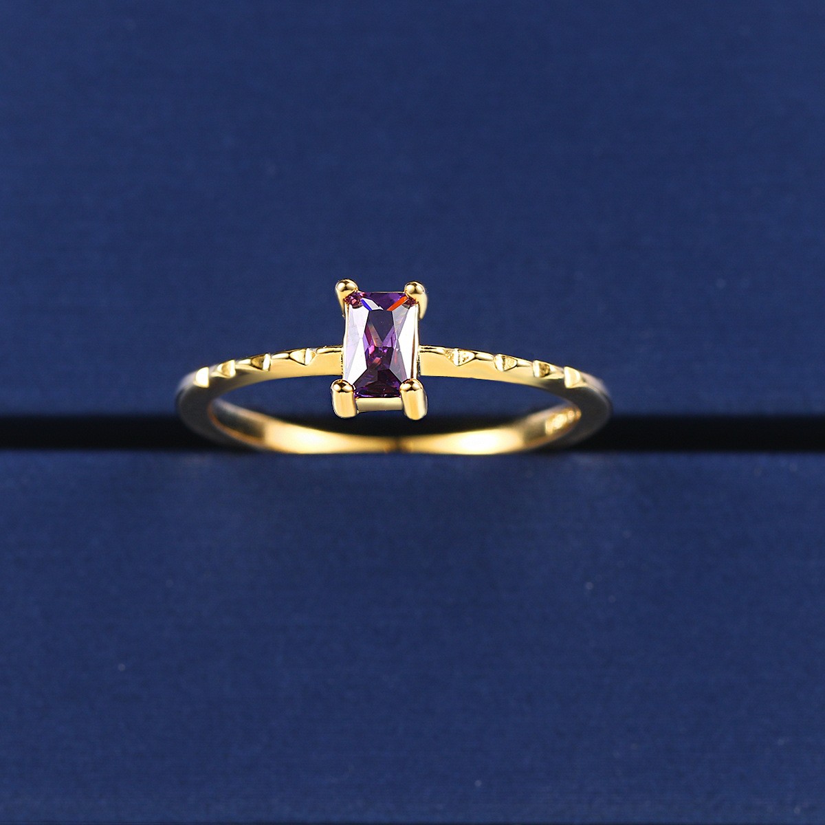 Women's Simple Inlaid Purple Zircon Thin Ring