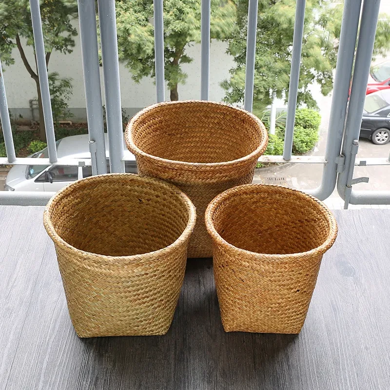 Caches-pots en rotin basiques