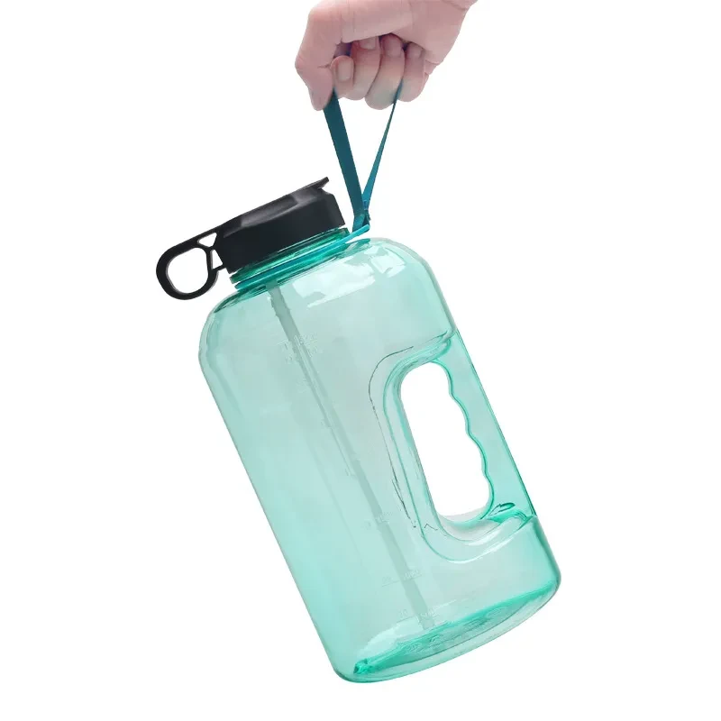 Plastic Container With Handle