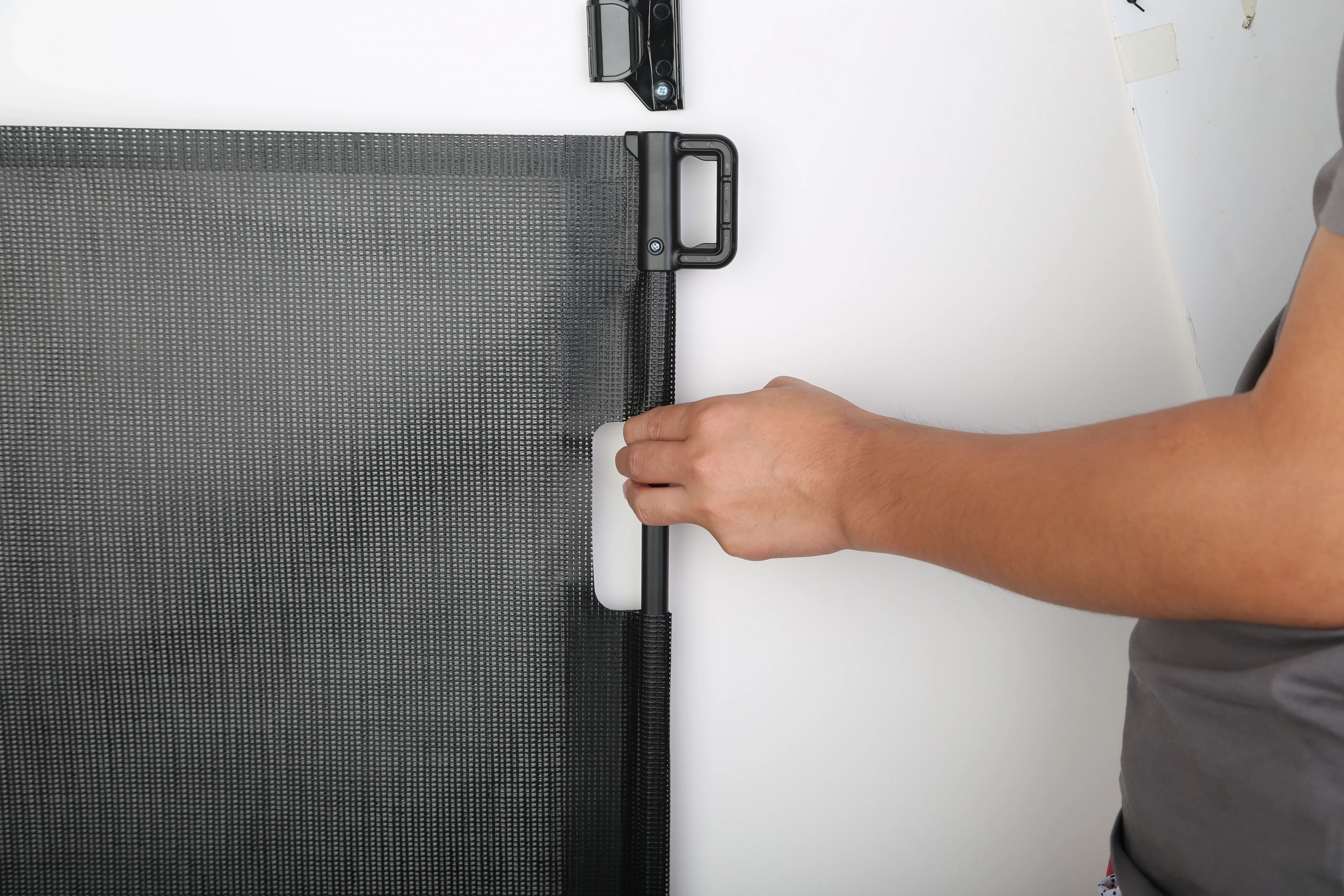 1 Set Baby Security Gate Retractable Door Extra Wide Child Safety Stairs Gate 61x34in For Doorway Hallway Indoor Outdoor