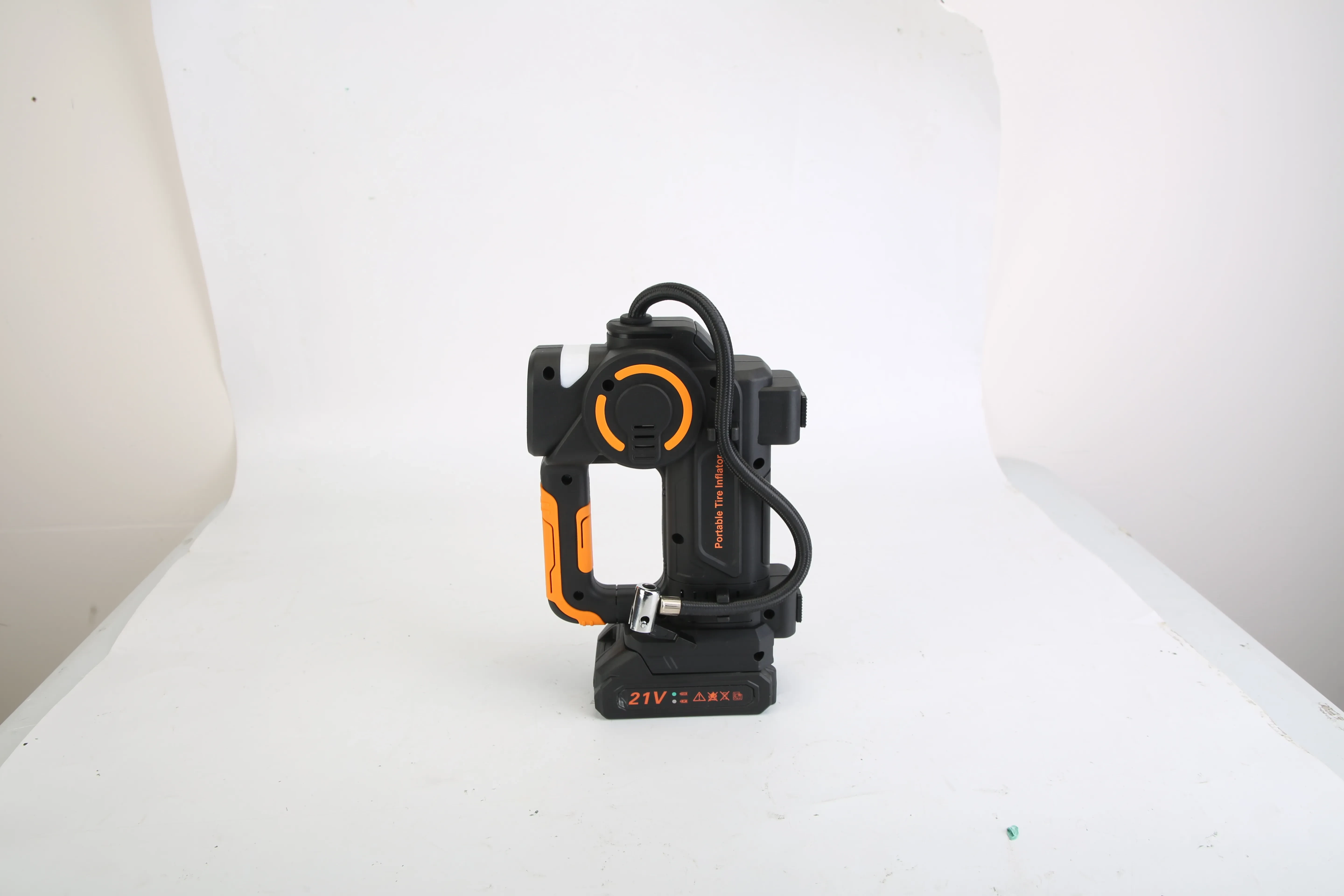 1Pc 140W 150PSI 21V Battery Powered Tire Inflator Cordless Air Inflator Digital Air Compressor With LED Light For Cars Motorcycles Bicycles Balls