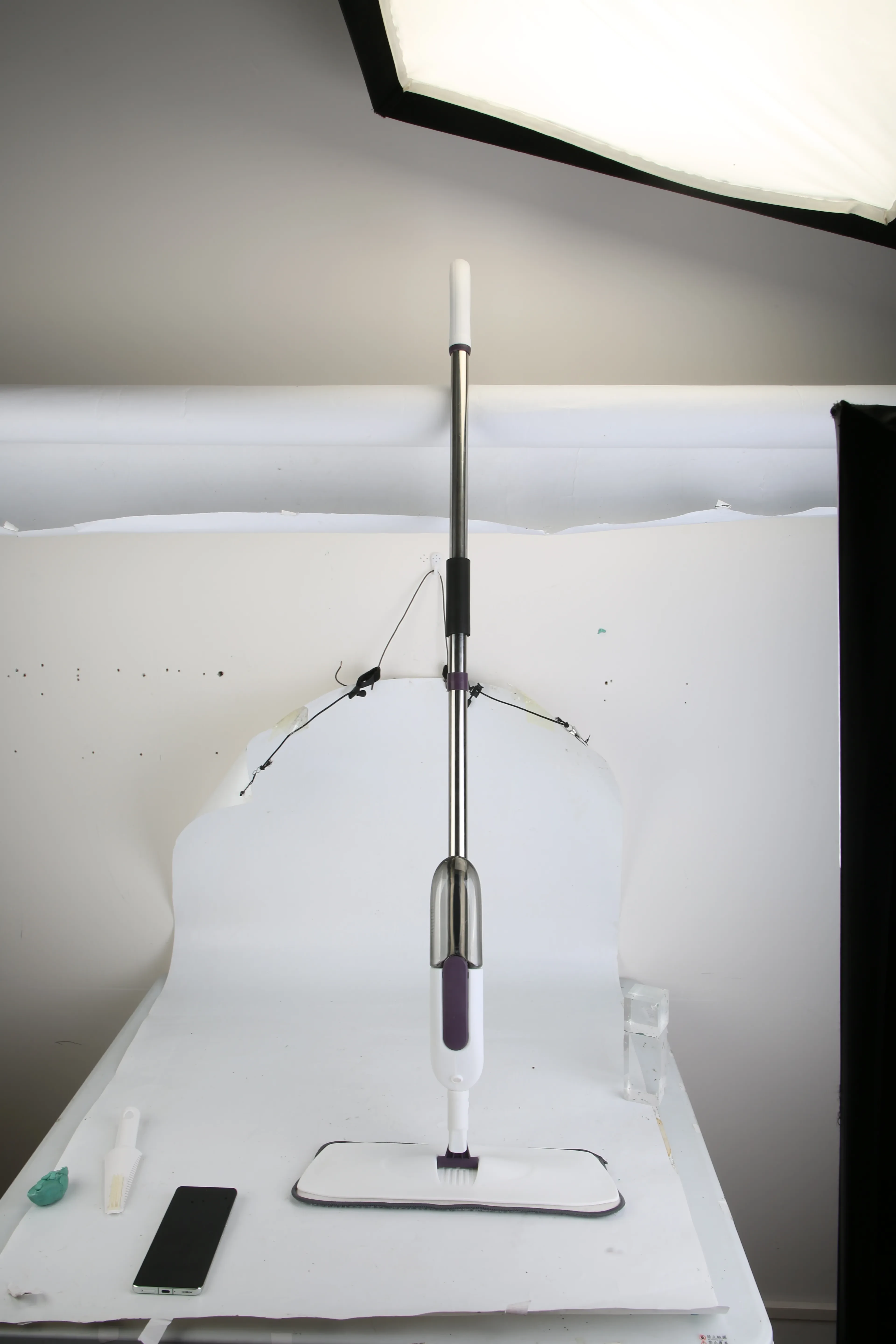 1Set Spray Mop With 3 Machine Washable Microfiber Pads 12OZ Refillable Water Bottle Wet Dry Use Microfiber Mop For Hardwood Ceramic Tiles Laminate Floor Cleaning Commercial Home Use