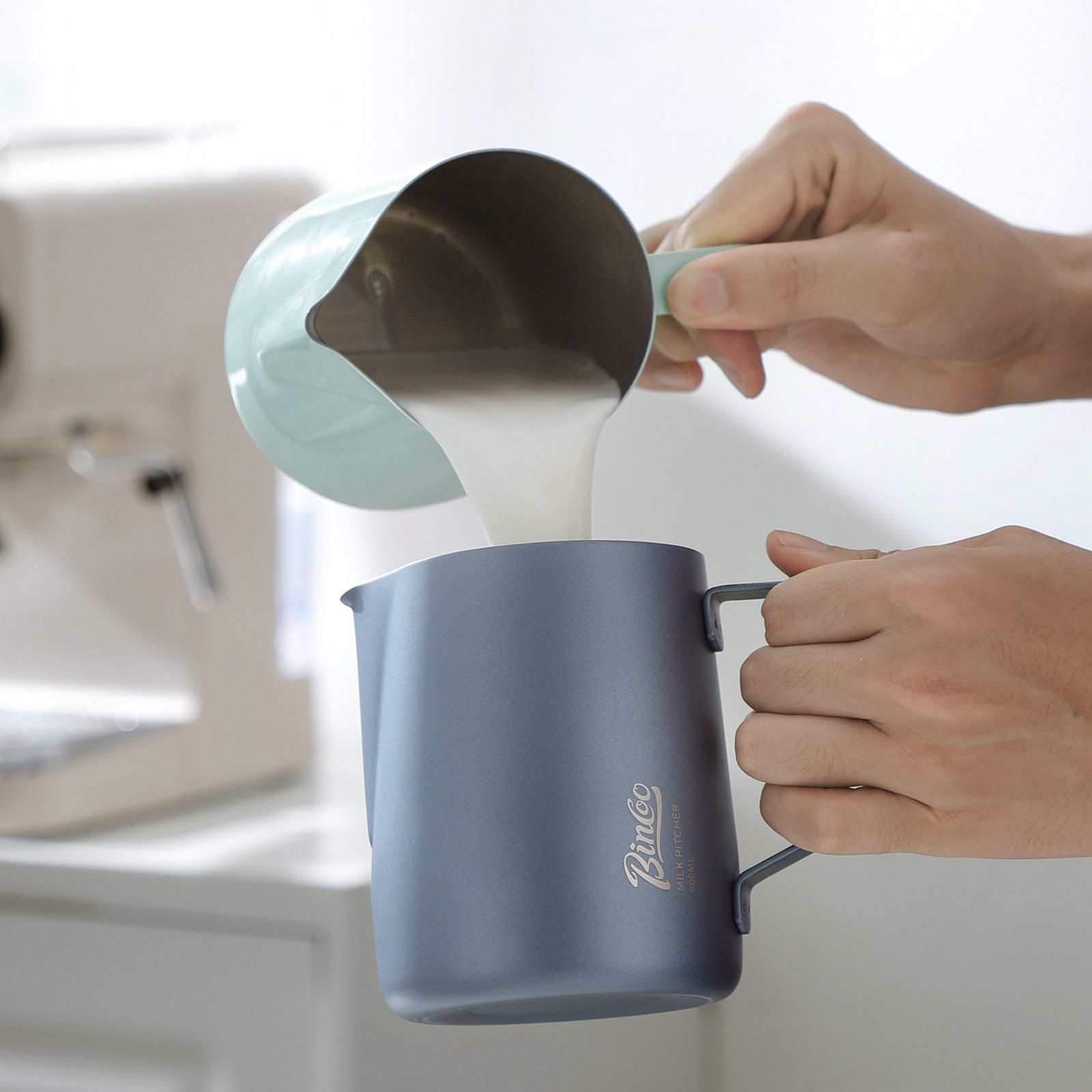 Bincoo Stainless Steel Latte Art Frothing Pitcher Set 350ml & 600ml Pointed-Spout Steam Jugs for Barista-Quality Milk Texturing