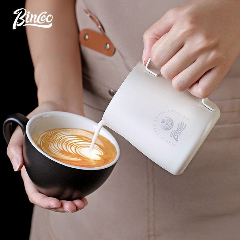 Bincoo Stainless Steel Milk Frothing Pitcher  600ml Professional Pouring Jug