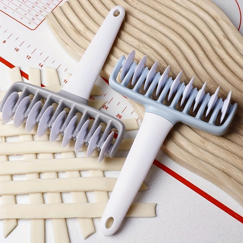 WIEZ Professional Pastry Wheel & Noodle Roller Durable Plastic Cutter for Dough, Pasta and Baking Prep