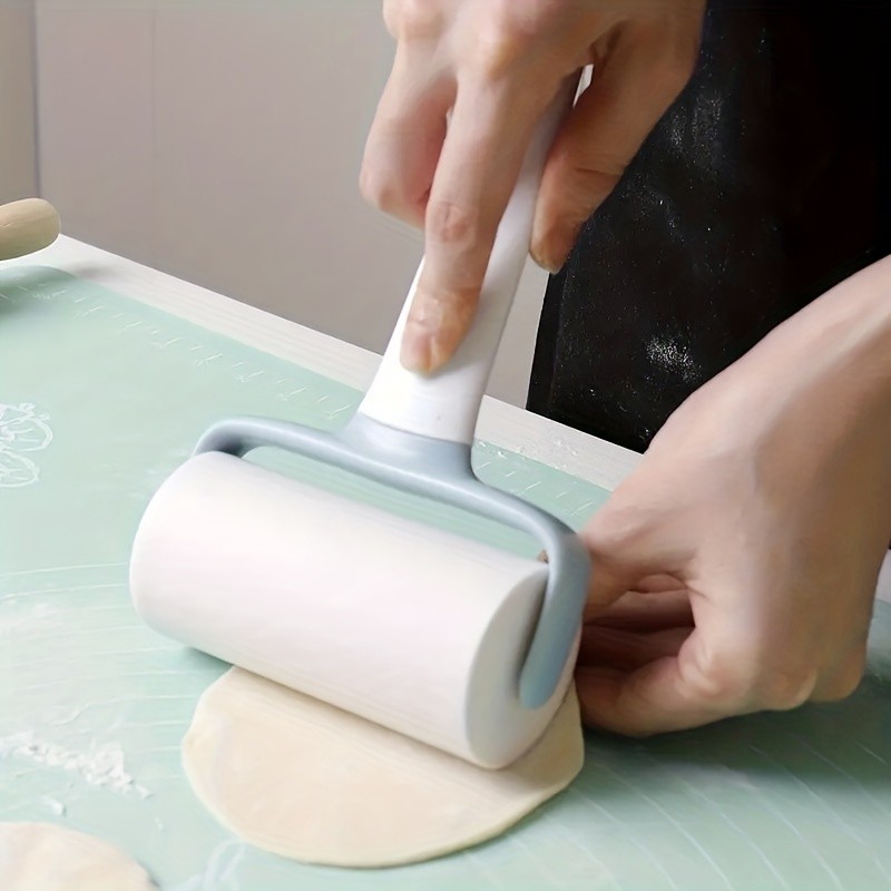 WIEZ Plastic T-Shaped Rolling Pin  Easy-Grip Dough Roller for Pizza, Pies, Biscuits & Dumplings