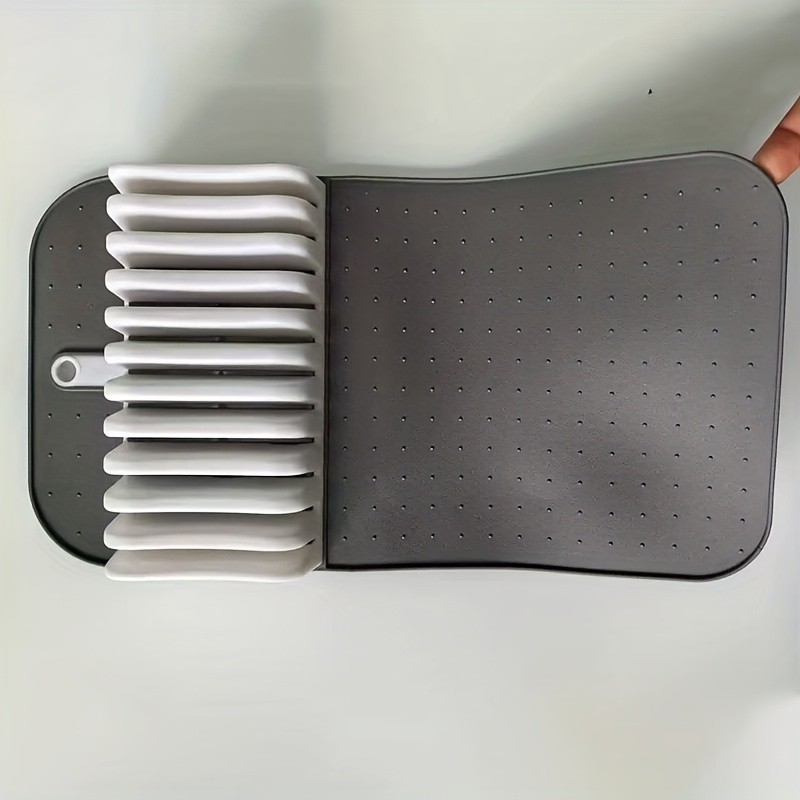 WIEZ Premium Cutting Tool Storage Mat  Soft-Grip Plastic & Silicone Organizer for Medium & Large Tools