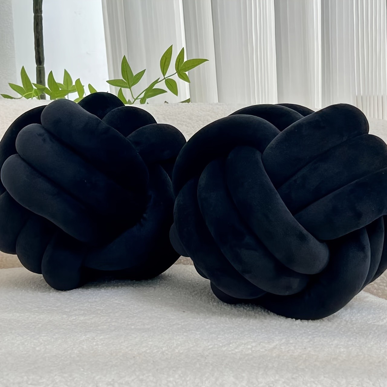 YLBKIKR 2pcs Round Knotted Throw Pillows  Plush Geometric Pattern Cushions for Comfortable and Stylish Home Decor