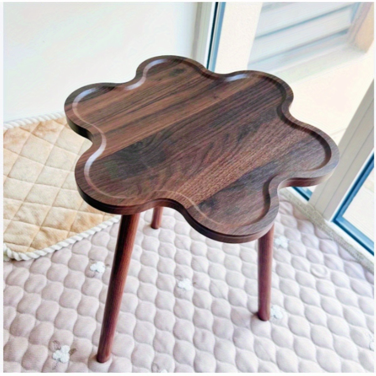 HAOZCL Round Side Table with Storage Rack  Vintage Hardwood Coffee Table with Geometric Pattern Top for Living Room, Bedroom, and Balcony