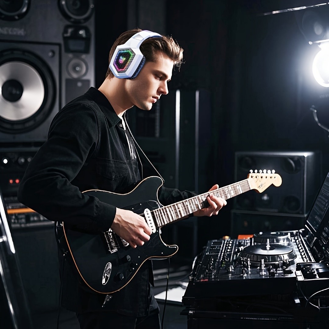 ONIKUMA Wireless 2.4G Gaming Headset  Seamless Connectivity with Long Battery Life and Lossless Audio