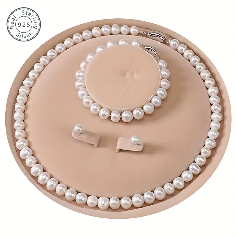ARTPAGE Delicate Freshwater Pearls Necklace with Clappers