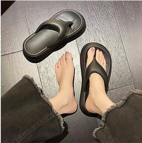 Leather Chunky Platform Flip Flops