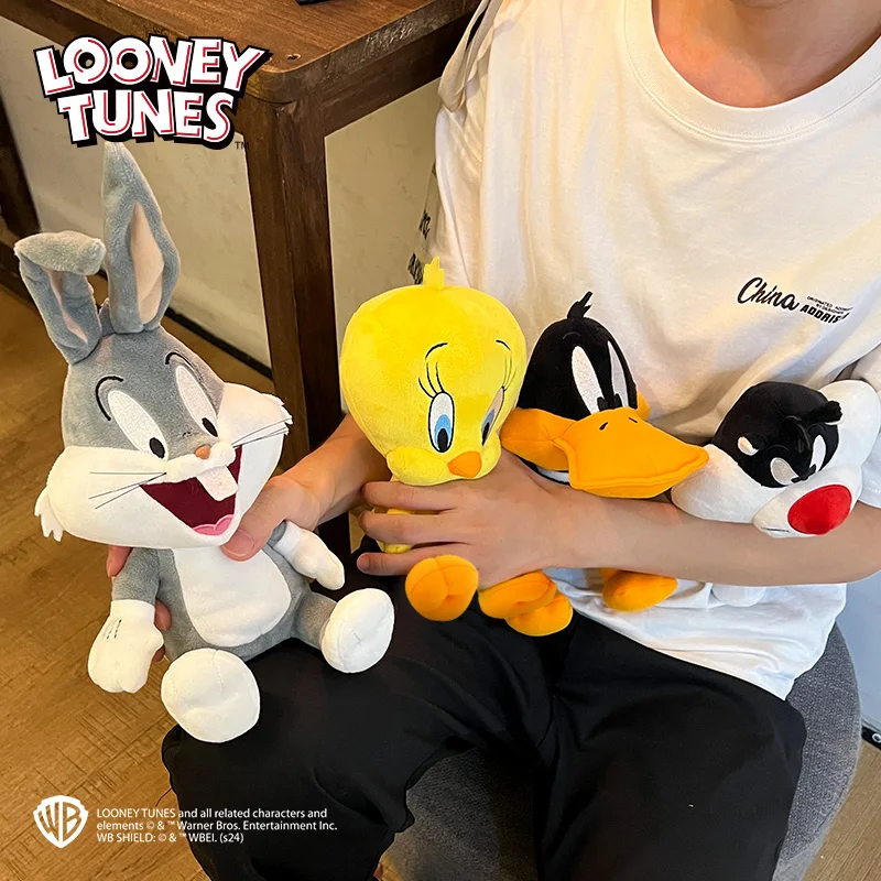 Color: CRIMSON - New 20cm Original Looney Tunes Bugs Bunny Plush Toy Classic 32cm Tweety Q Series Lola Bunny Daffy Cartoon Peluche