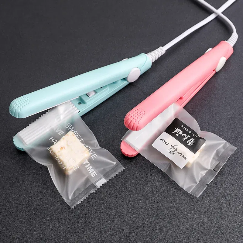 Color: WHITE, Plug standard: UK - Mini Flat Iron For Travel Hair Straightener Small Portable Straightening Iron Ceramic Women Men Quick Easy Short Hair Styling