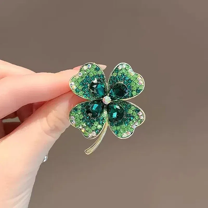 Metal color: Light Yellow Gold Color - Korean Style High-End Crystal Glass Fashion Brooch Alloy Four-Leaf Clover Pin Clothing Accessories Brooch Women