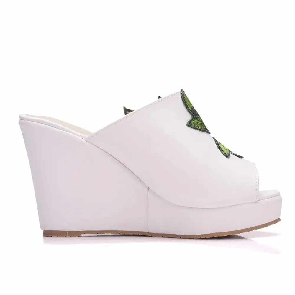 Color: Beige, Shoe Size: 38 - Crystal Queen Black White Peep Toe Platform Wedges High Heels Slippers Beach Sandals Women Lace Flower