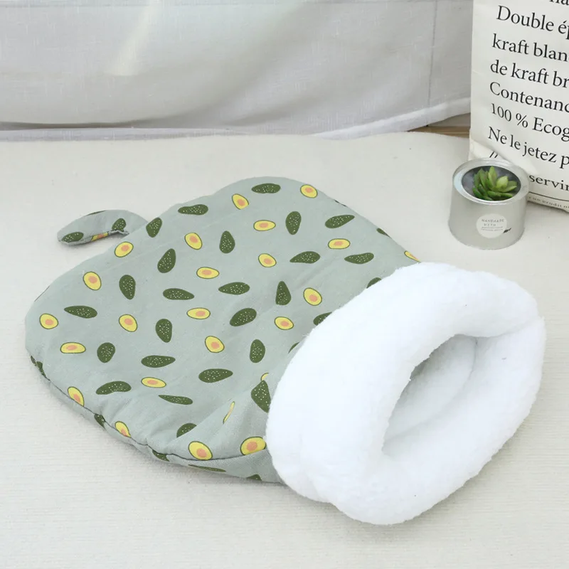 Color: apple green - Autumn and Winter Warm Pet Sleeping Bag, Lamb Fleece Warm Cat Nest, Drill Hole, Bedding, Semi Closed Dog Nest, Suitable for Dogs