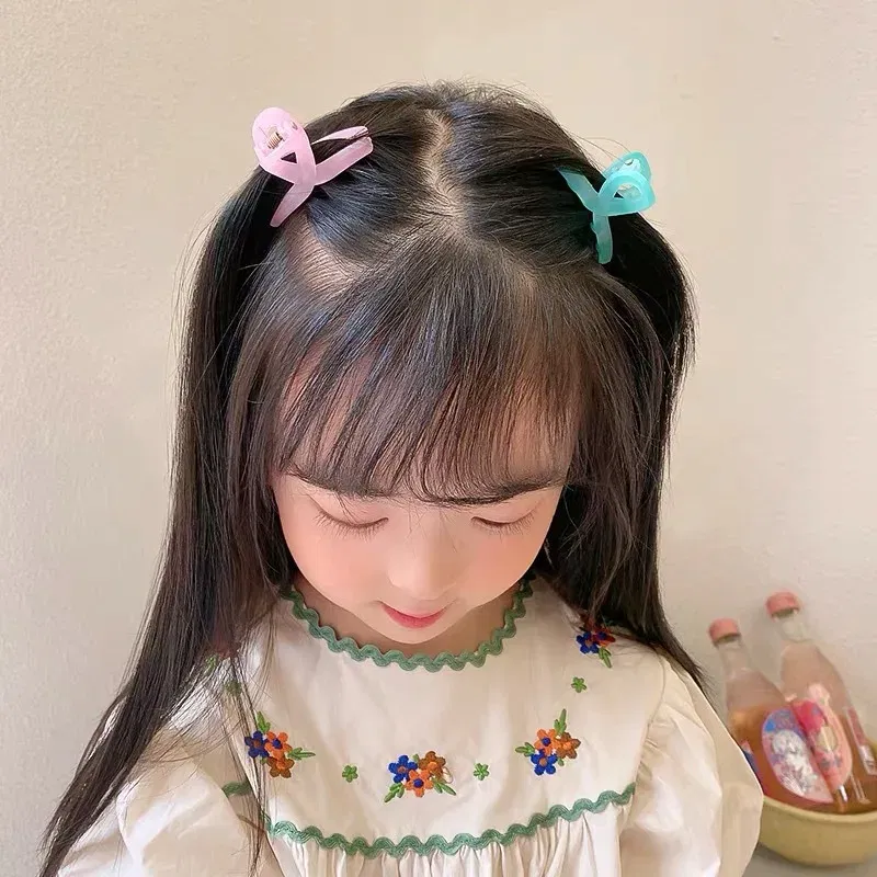 Color: Red - Cute Small Crab Hair Claw Clips Barrettes Women Girls Acrylic Plastic Mini Hairpins Hair Clamps Fashion Hair Accessories 2021