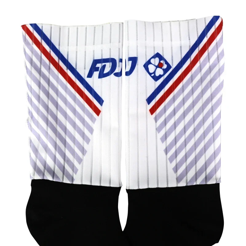 Color: Brown - Pro Bike Team Aero Socks Seamless Anti Slip Road Ride Socks Outdoor Racing Cycling Socks