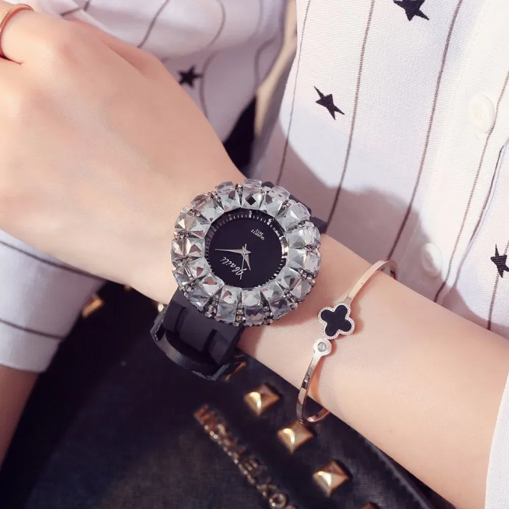 Color: WHITE - Luxury Brand Big Dial Full Diamond Watches Fashion Girls Fashion Ladies Quartz Watches Ladies Watches Holiday Gifts Montre Femme