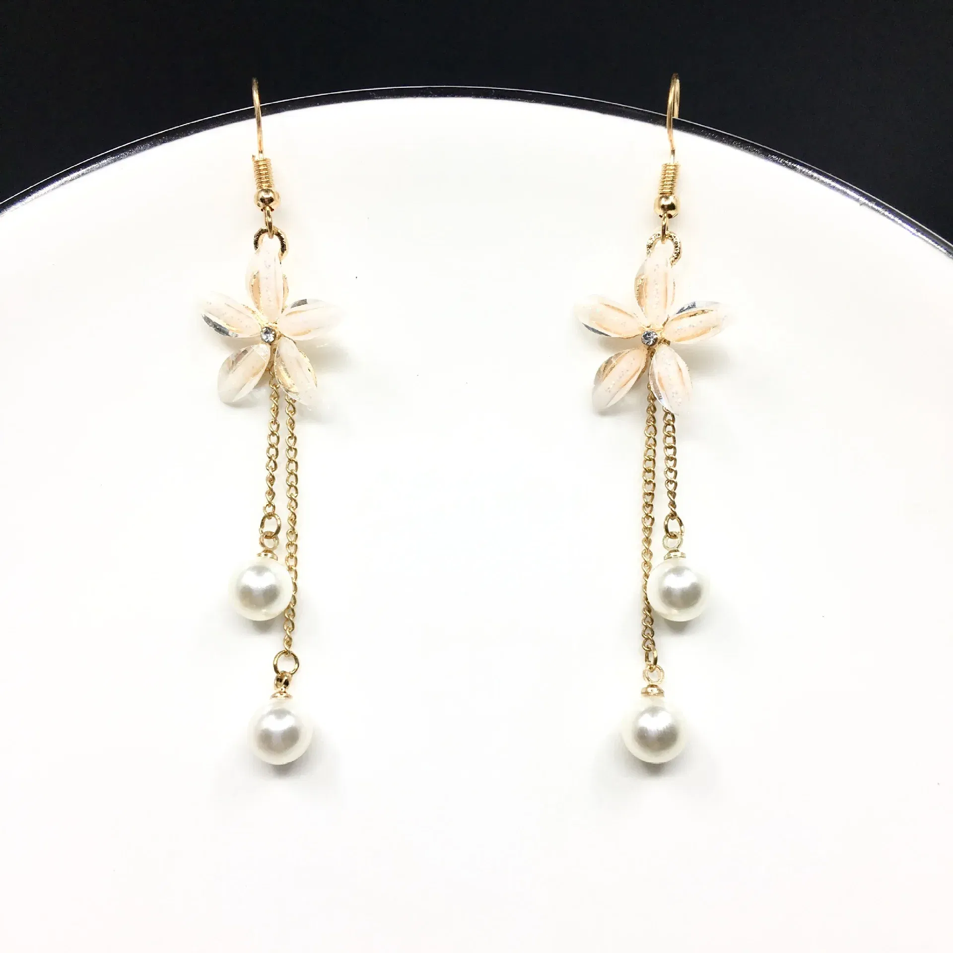 Metal Color: Gold-color - Flower Earrings 2019 Punk Fashion New Earrings Lady Wild Chain Pearl Crystal Flower Earrings Gift Wholesale Ladies Earrings