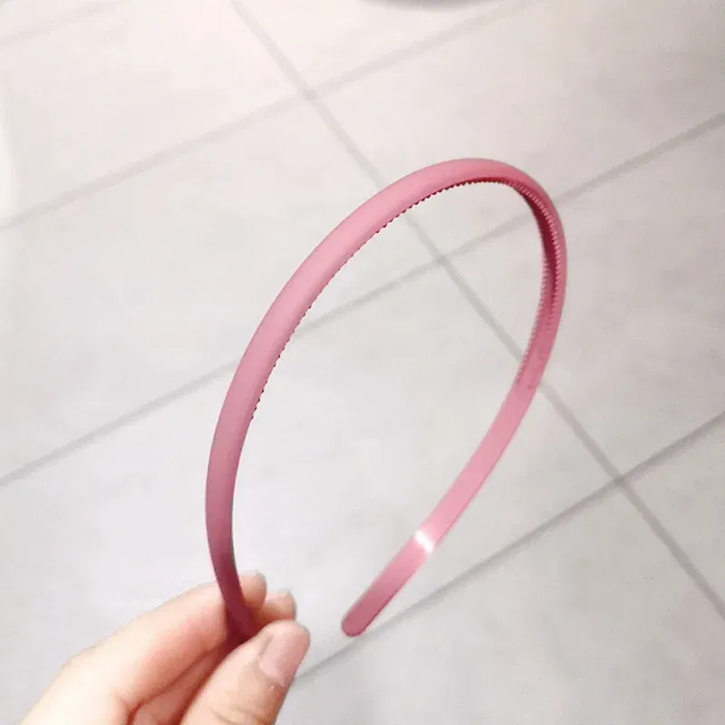 Color: black - New Fashion Solid color resin Simple frosted anti-slip wave shape Toothed Wild Hairbands Women Girls Hair Accessories Headdress