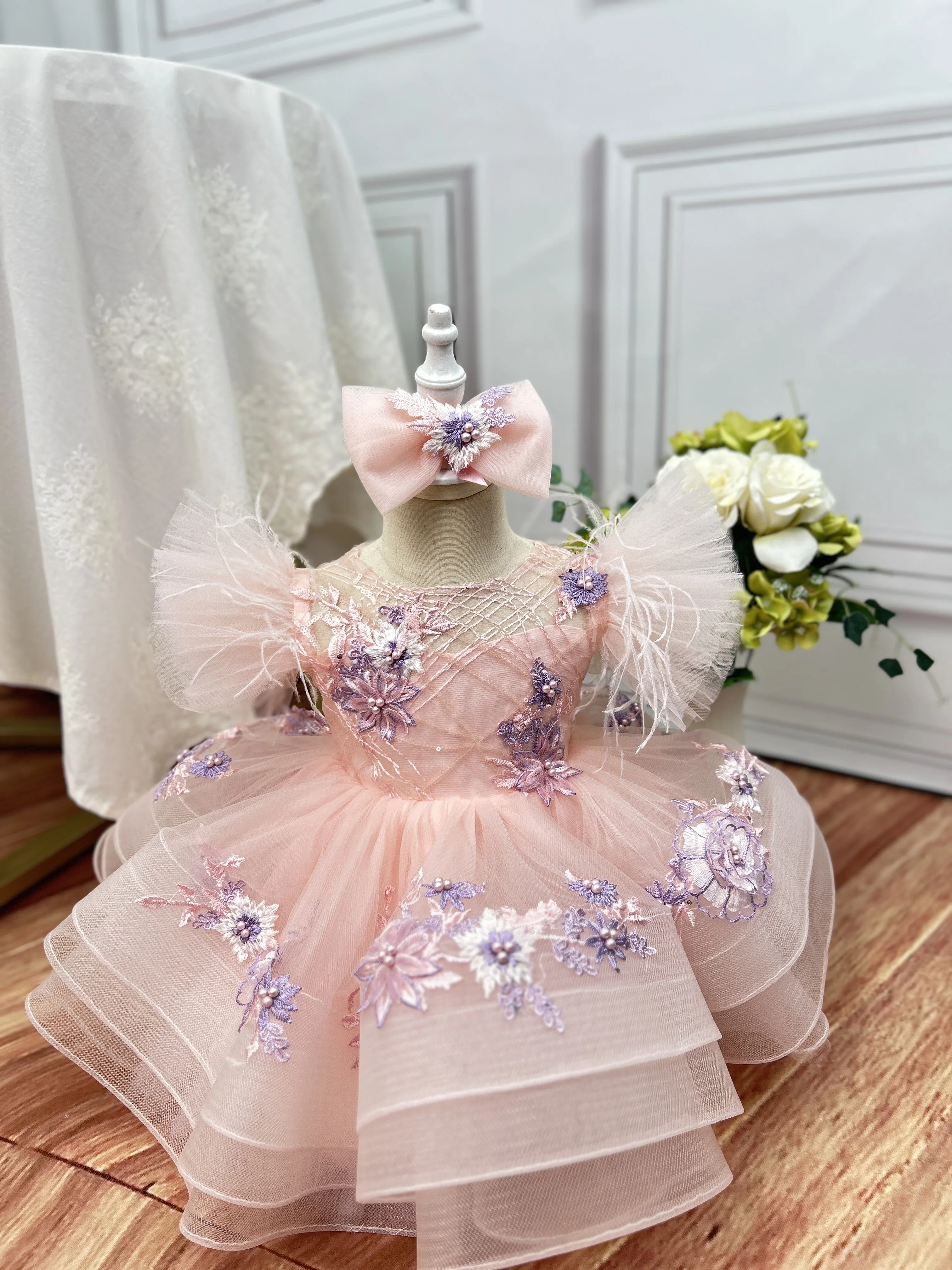 Color: Pink, Kid Size: 4T - New baby girl toddler dress birthday party dress exquisite unique girl sweet little fly sleeve cake skirt