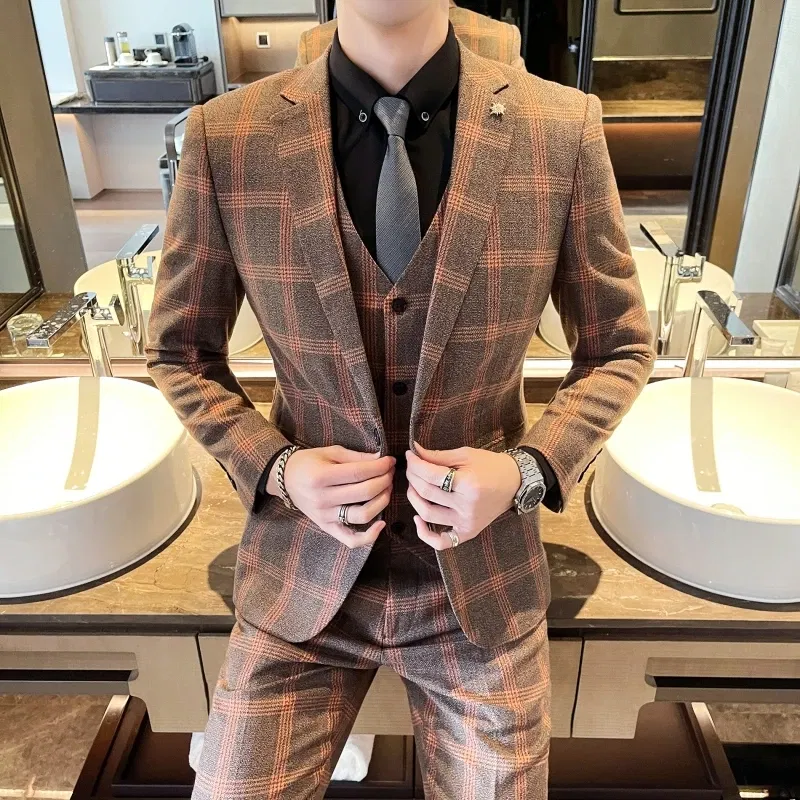 Color: Beige, Size: M - High-quality British men's fashionable and stylish checkered casual suit set for autumn, a casual and fitted suit set of three