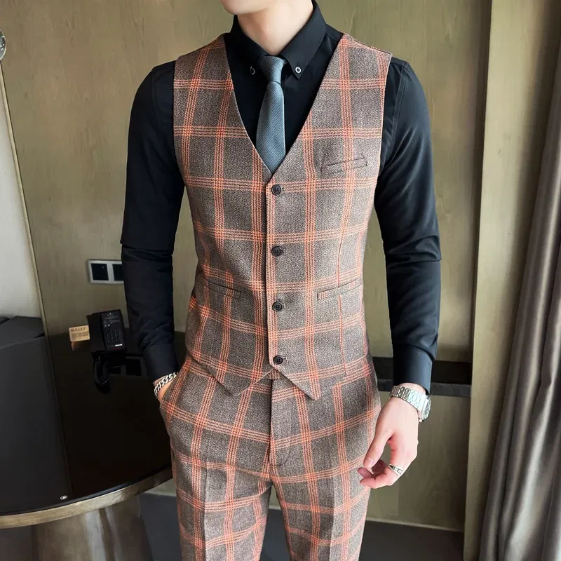 Color: Beige, Size: M - High-quality British men's fashionable and stylish checkered casual suit set for autumn, a casual and fitted suit set of three