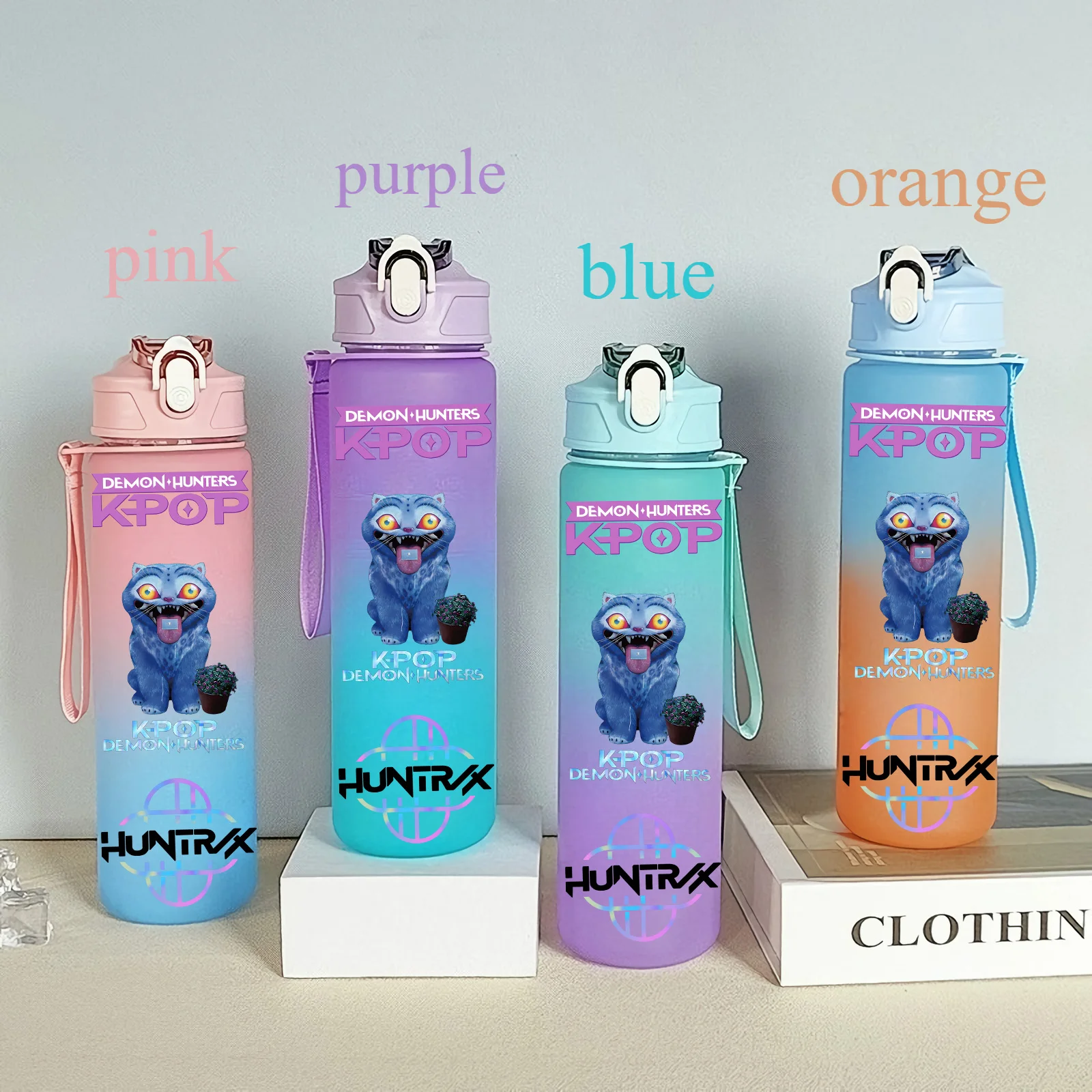 Color: Champagne, Size: 40cm - 750ML K-pop Demon Hunters HUNTR X Rumi Mira Zoey Jinu Celine Kpop Plastic Water Cup K Pop Drinking Bottle School Huntrix Gourde