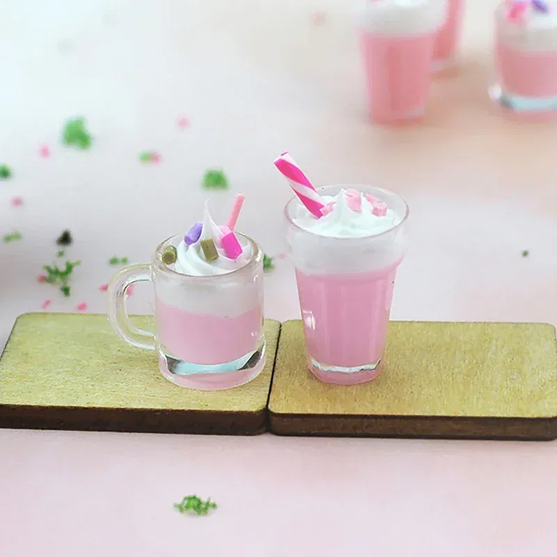 Color: green - Miniature Toy Cocktail Drinks Doll Toys Dollhouse Accessories Miniature Items Fit for 1:6/1:12 Doll House Kitchen Ornaments