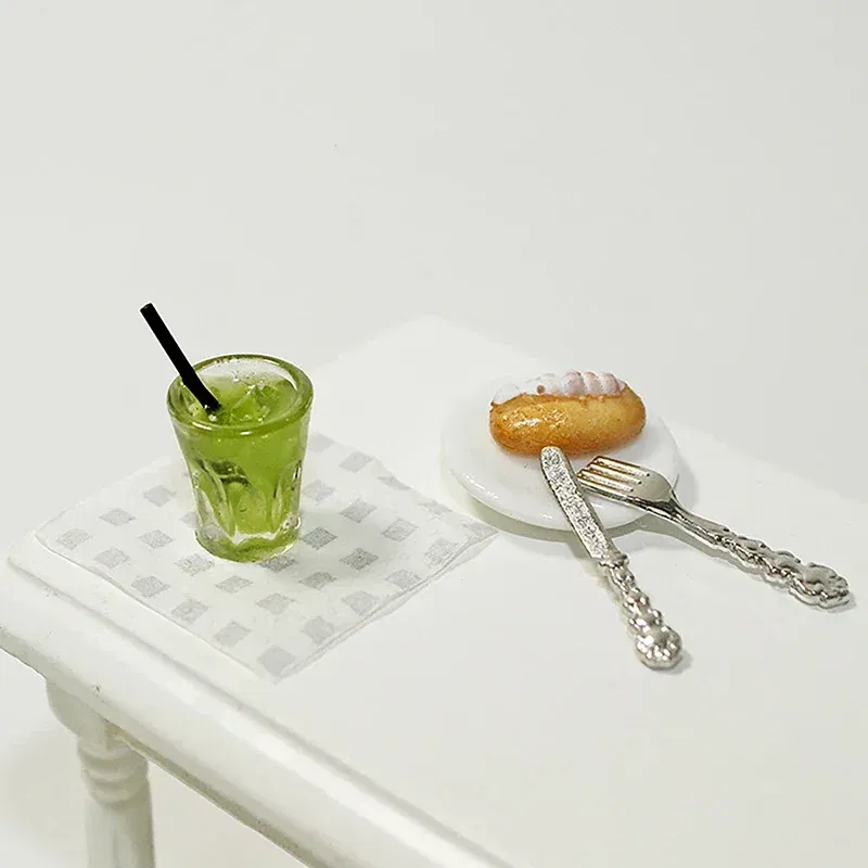 Color: green - Miniature Toy Cocktail Drinks Doll Toys Dollhouse Accessories Miniature Items Fit for 1:6/1:12 Doll House Kitchen Ornaments
