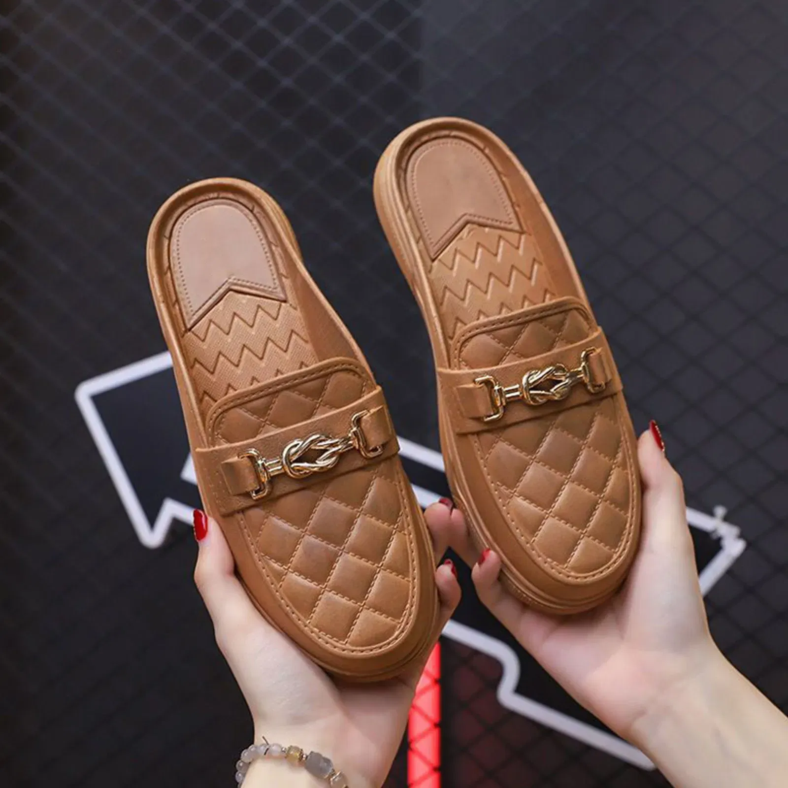 Color: Khaki, Shoe Size: 40 - Summer New Style Women's Soft Bottom Anti-slip Versatile Outer Wear Beach Flat Bottom Lazy Person One Step Casual Half Slippers