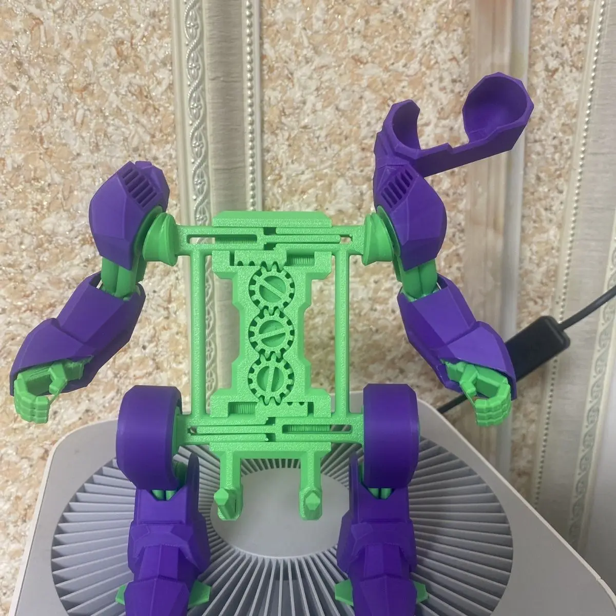 Color: Green - Mechanical Exoskeleton Style Phone Stand Mecha Gundam Mobile Holder Desktop Decoration 3D Printing Assembly Model Customization