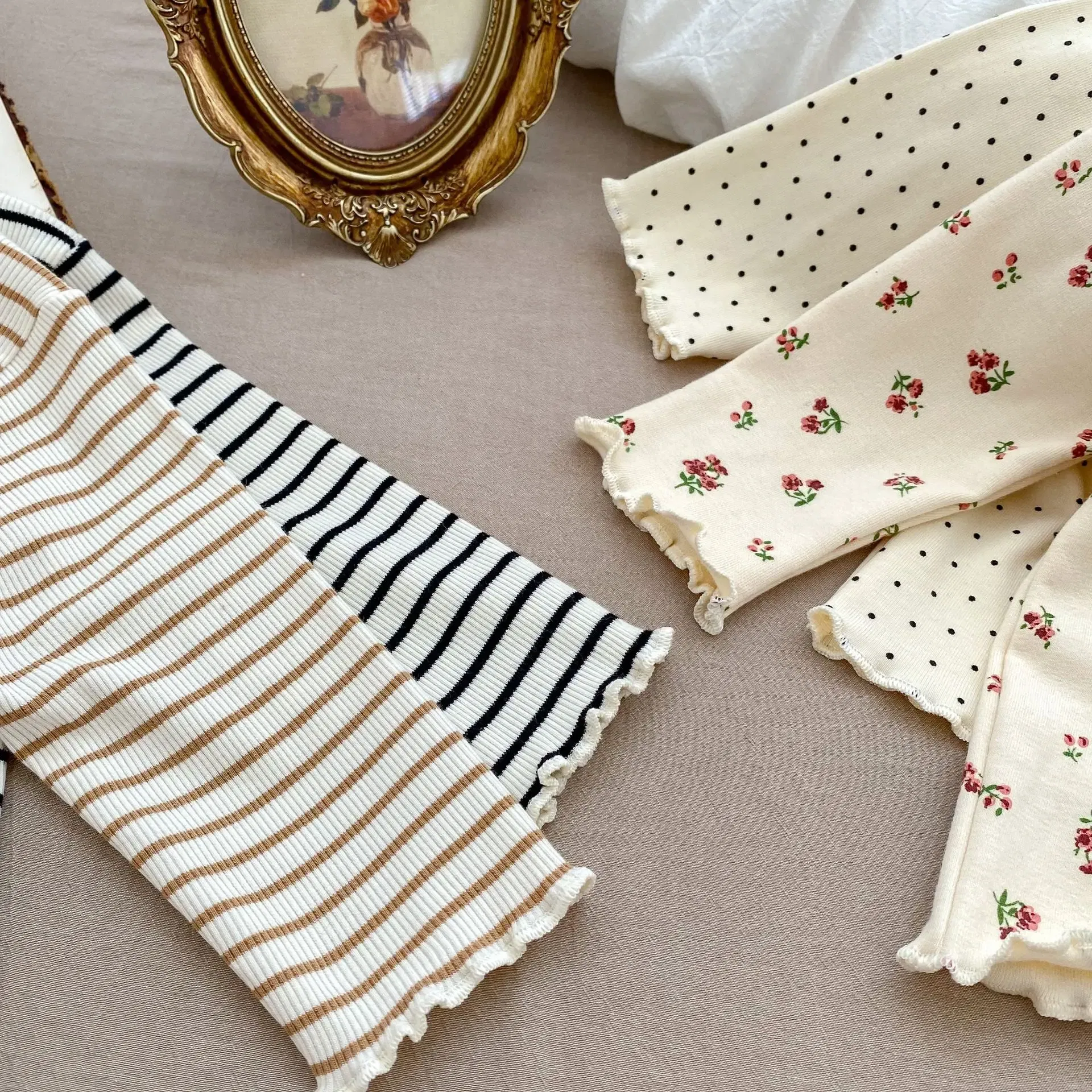 Color: Brown, Kid Size: 3T - New Baby Long Sleeve T Shirt Girls Cotton Casual Tees Infant Ruffled Versatile Shirts Kids Floral Striped Bottoming Tops