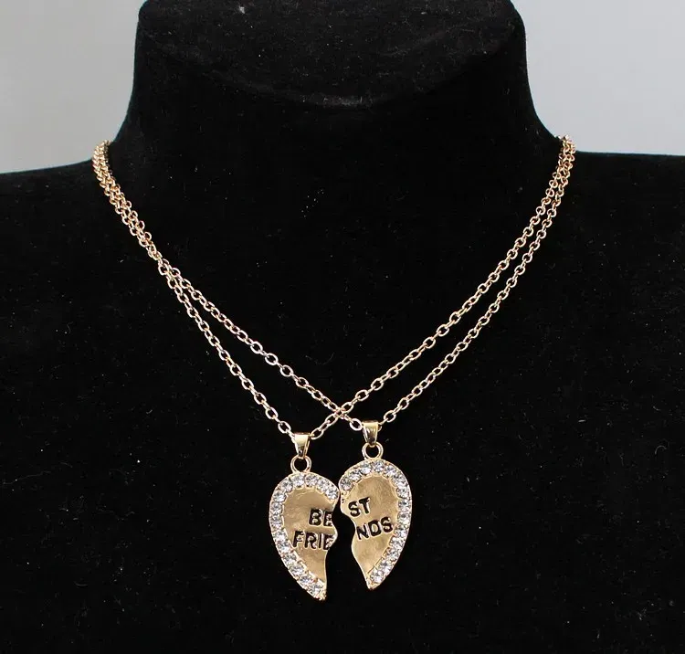 Metal Color: SILVER PLATED - 2 Pcs/set Love English Pendant Alloy Ornaments Fashion Best Friends Heart Necklace Good Friends Choker Statement Necklace