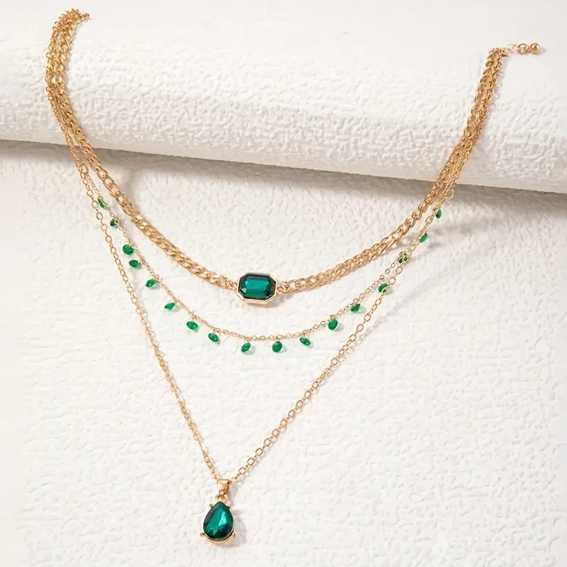 Bohemian Vintage Style Imitation Green Faux Gemstone Pendant Necklace
