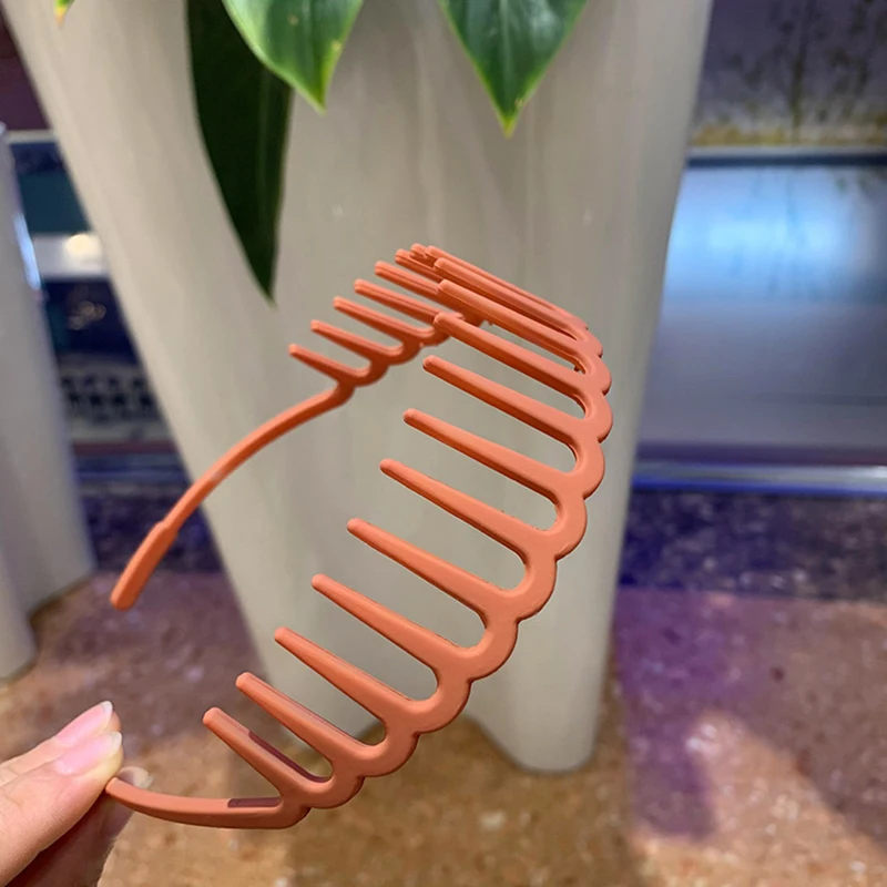 Color: Pink - Resin Hair Comb Hairbands Hair Accessories Matte Hair Hoop with Teeth Non-slip Head Hoop Frosted Makeup Dressing Thin Headband