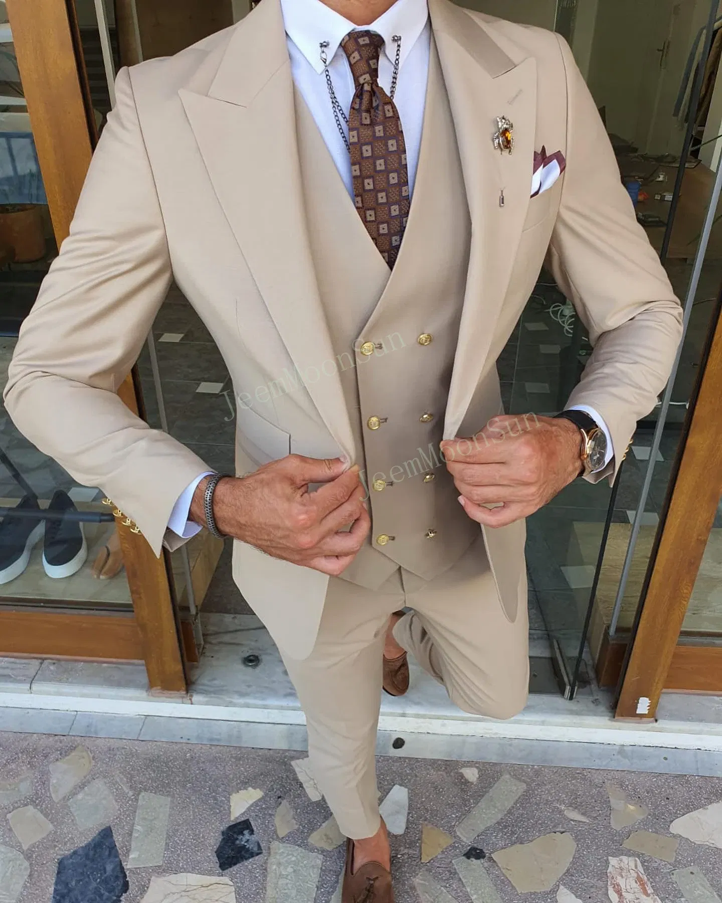 Color: Beige, Size: XXL, Ships From: CHINA - 3 Pieces New White Men's Suit 2022 Peak Lapel Slim Fit Casual Tuxedos Groom Tailor Made Terno Masculino (Blazer+Pants+Vest)