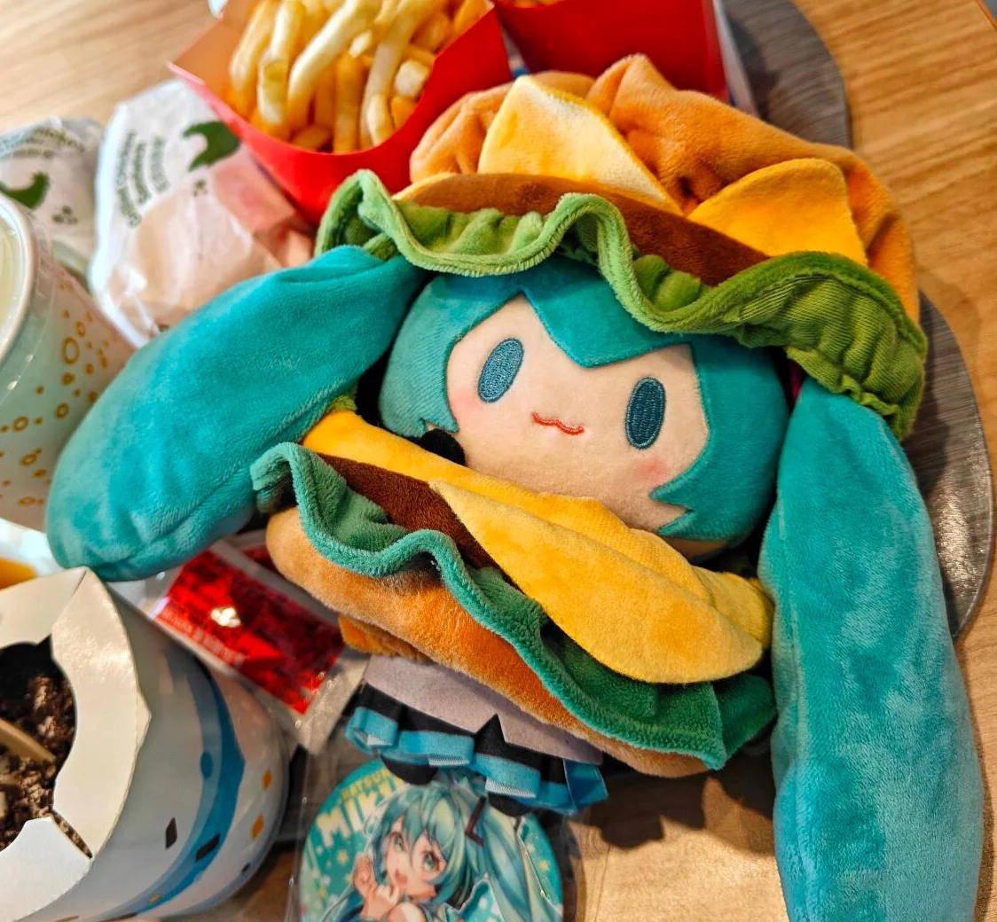 Color: black - 15cm Hatsune Miku Kawaii Q Version Figure Plush Doll Anime Peripheral Plush Stuffed Toy Collection Model Ornament Toys Gifts