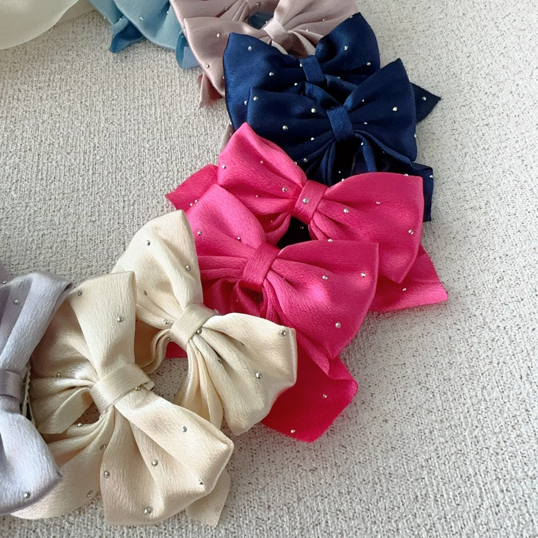 Color: Gold - 2Pcs Starry Dots Red Velvet Bow Hair Pins Hair Clips Kids Girls Fashion Christmas Barrettes Ponytail Holder Headwear Accessories