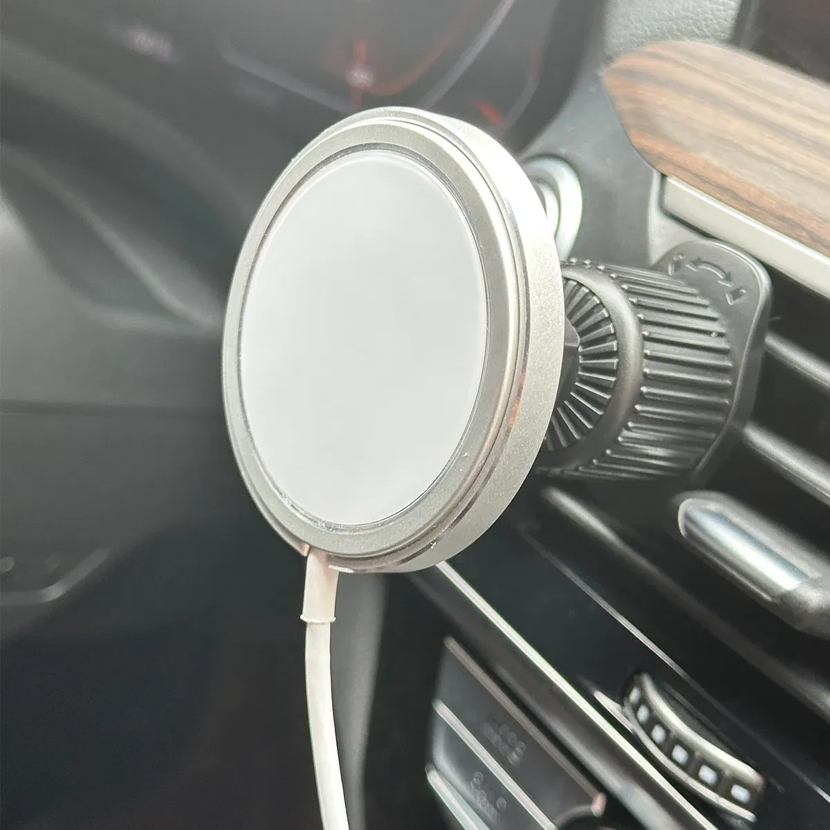 Color: Silver - Suitable For Apple MagSagfe Charger 15W 25W Car Navigation Base Wireless Charger Phone Holder Car Air Outlet Holder