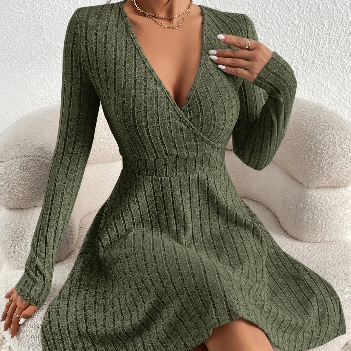 Color: black, Size: XS - Autumn and Winter New V-neck Sexy Waistline A-line Umbrella Skirt Big Swing Long-sleeved Knit Dress